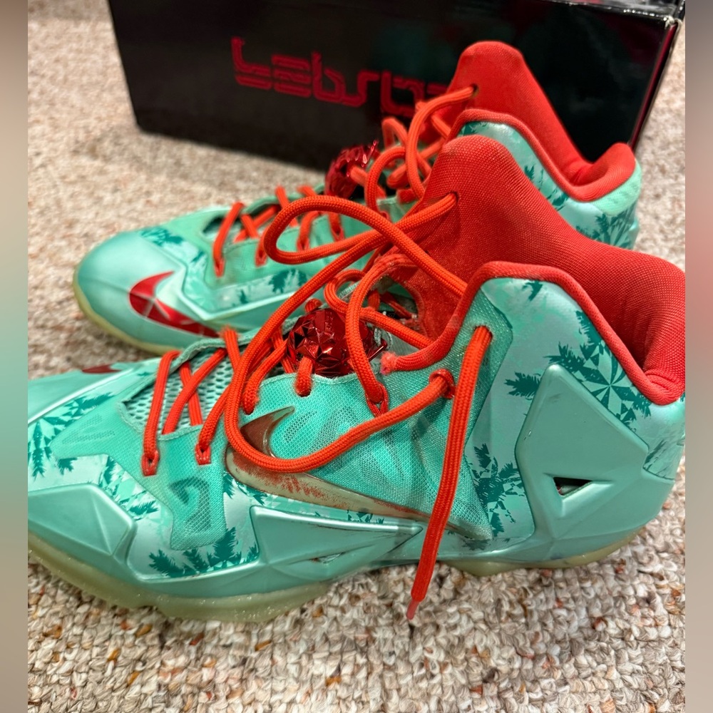 Nike LeBron 11 ‘Christmas’ - Picture 5 of 7